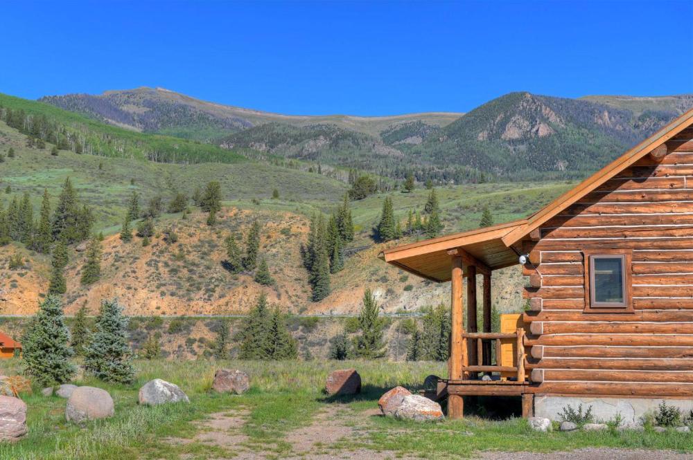 Bristol Head Acres Rustic Cabin